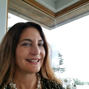 Meet your Posher, Denise